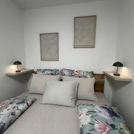 Apartman Leona Pelhrimov Exterior photo