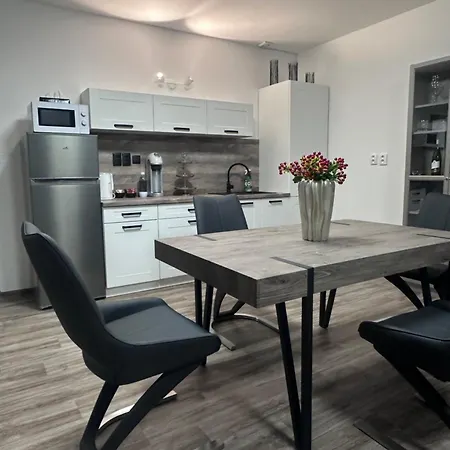 Apartman Leona Pelhrimov Exterior photo