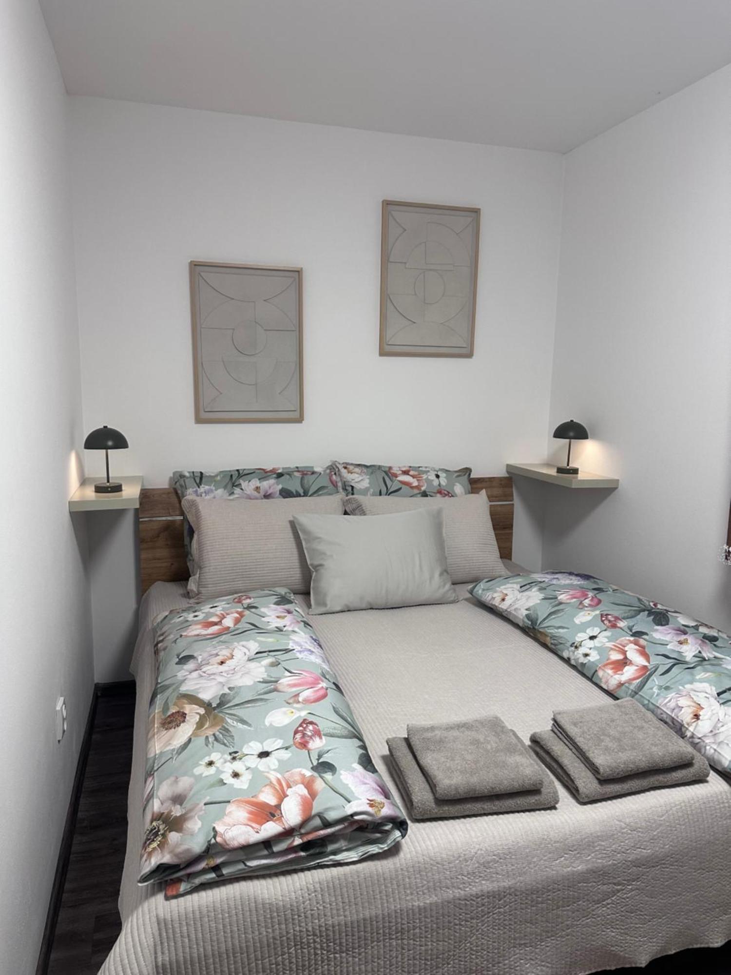 Apartment Leona *