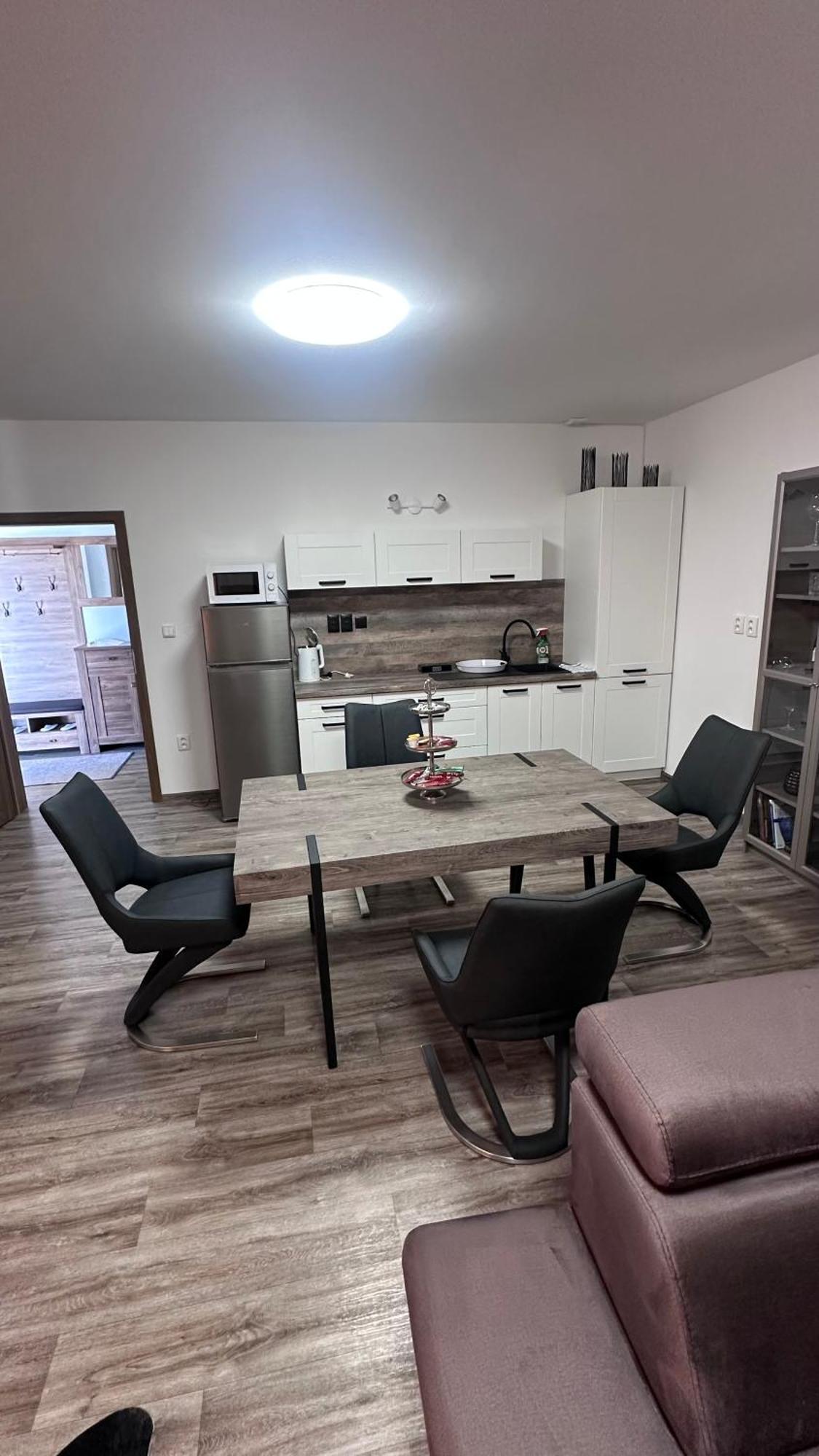 Apartment Leona *